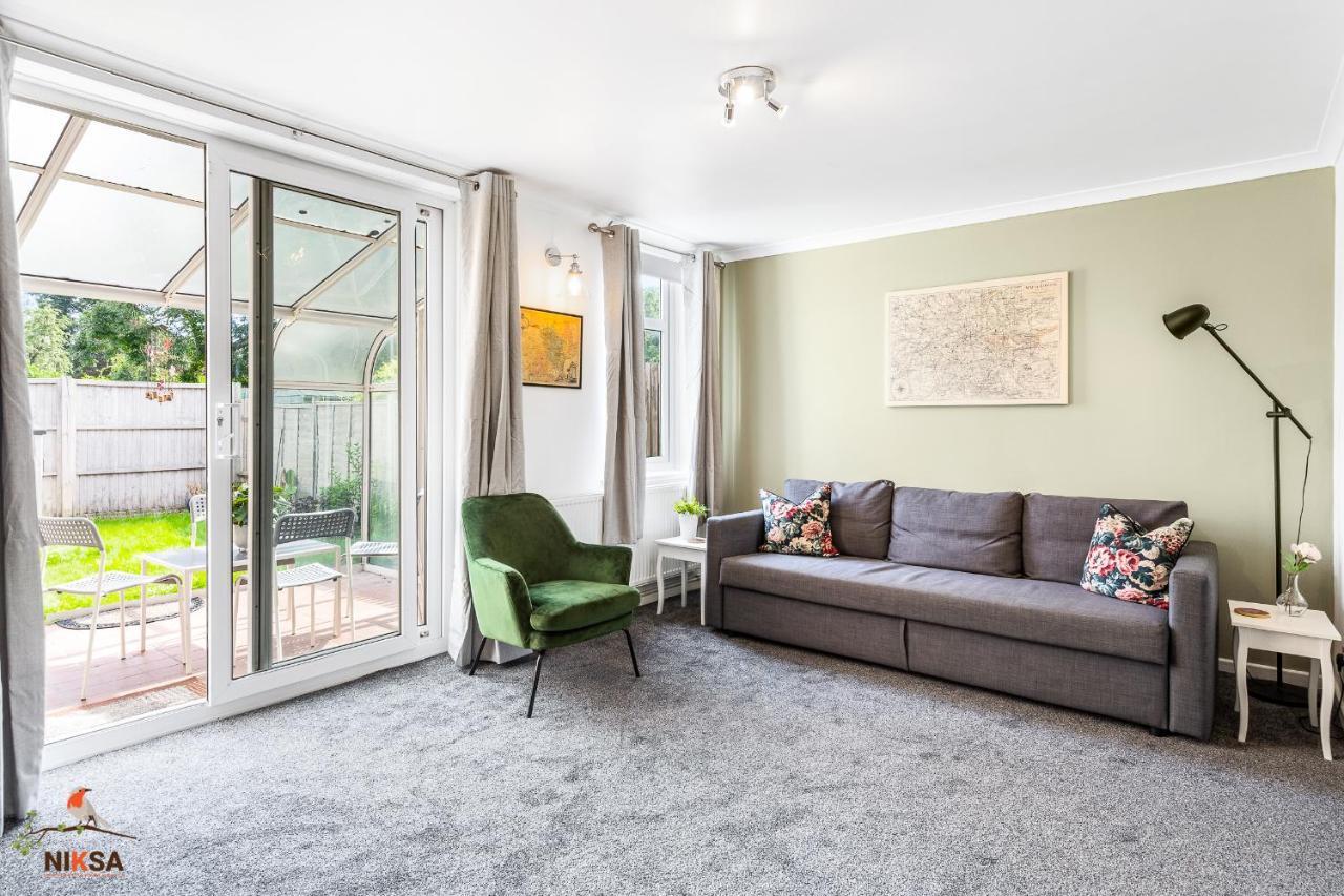 Niksa Serviced Accommodation - 3 Bedroom House Welwyn Garden City Buitenkant foto