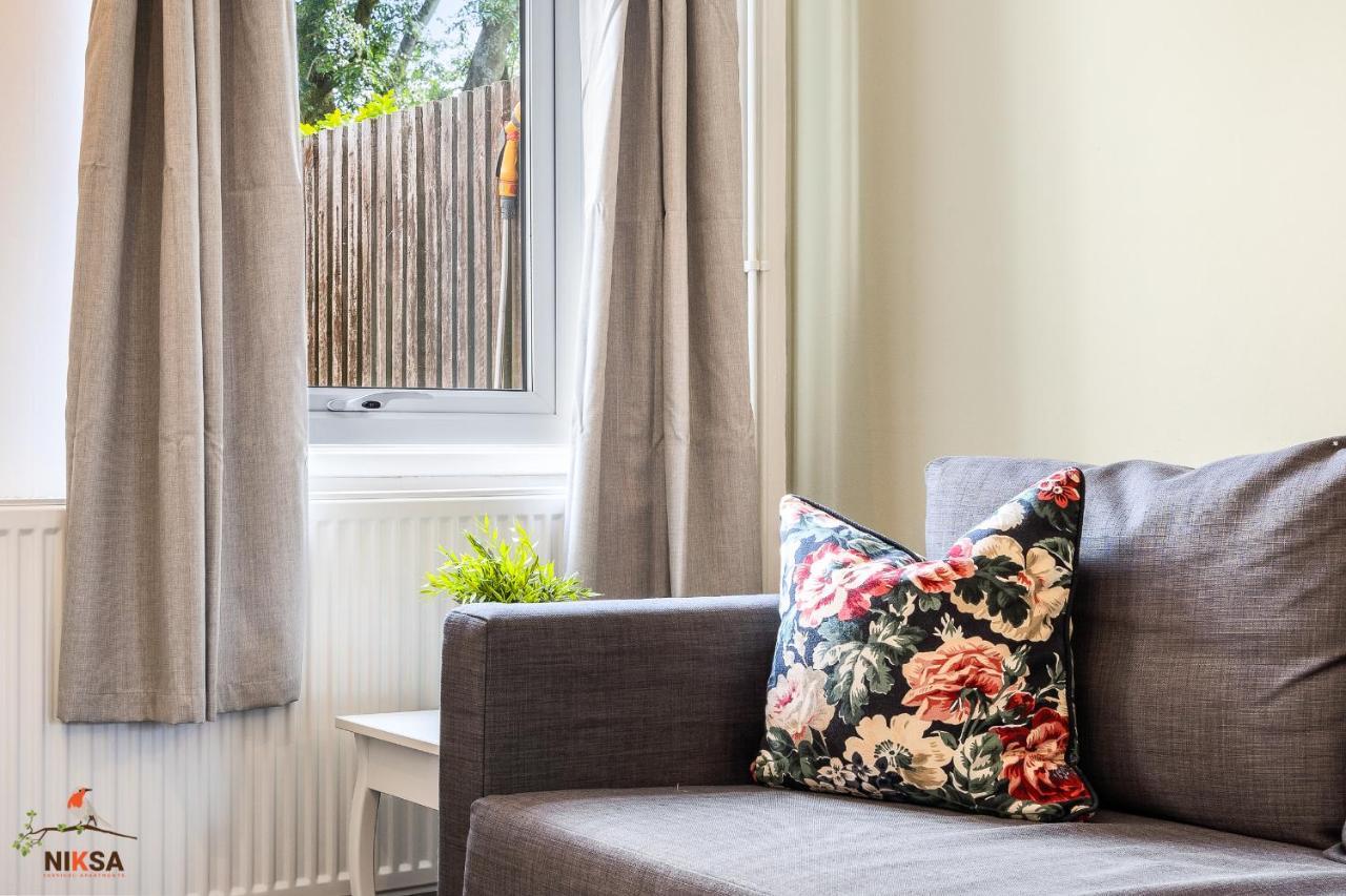 Niksa Serviced Accommodation - 3 Bedroom House Welwyn Garden City Buitenkant foto