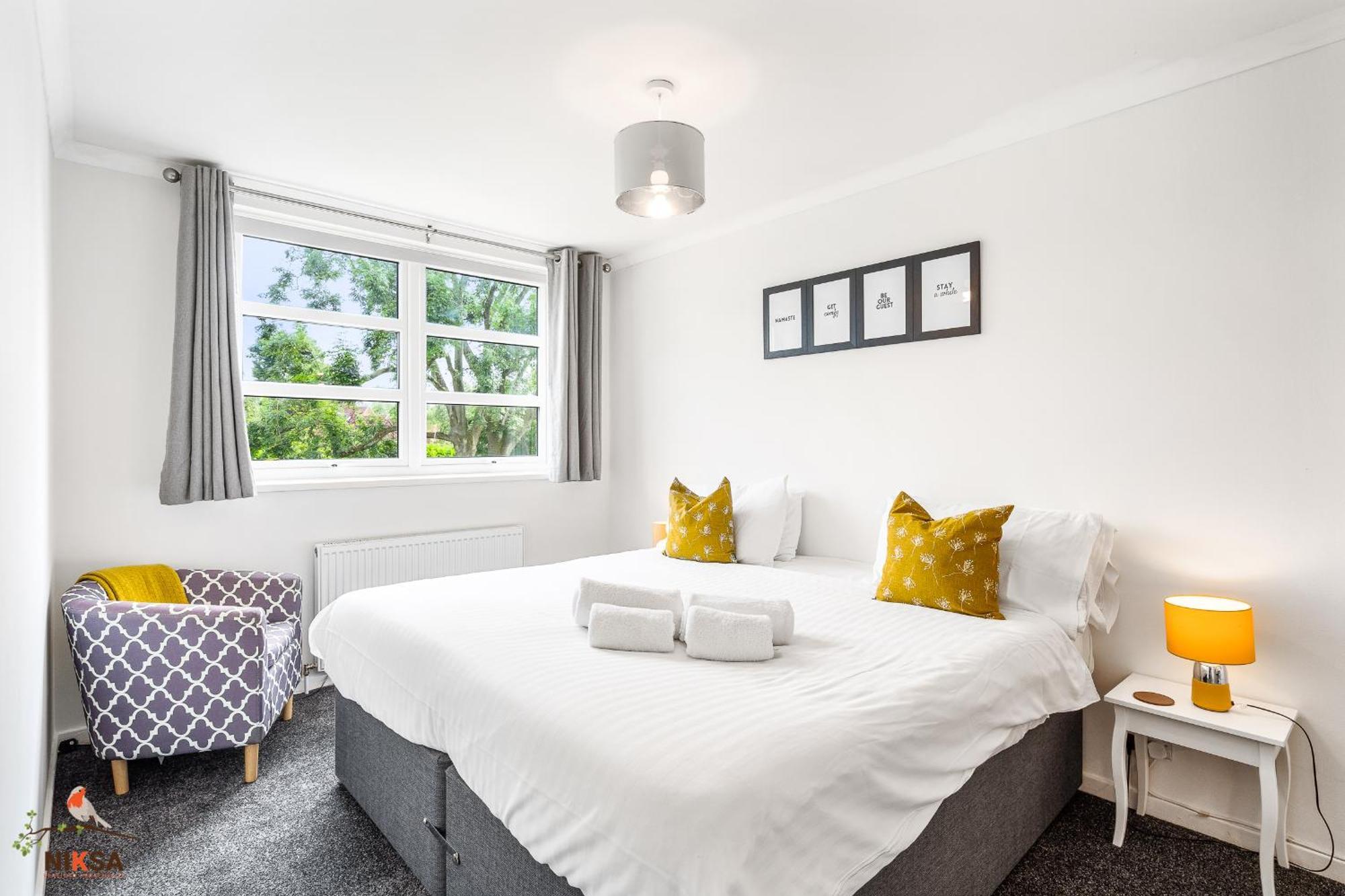 Niksa Serviced Accommodation - 3 Bedroom House Welwyn Garden City Buitenkant foto